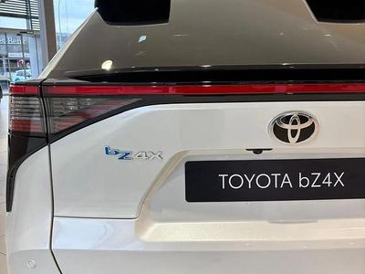 Nieuw Toyota bZ4X Style 2025 Wit SUV