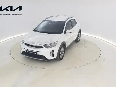 Usado Kia Stonic 100 HP (73 kW) 2024 Branco SUV