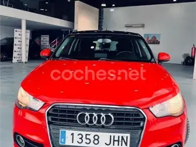 Usado Audi A1 Sportback Attraction 105 CV (77 kW) 2015 Rojo Utilitario