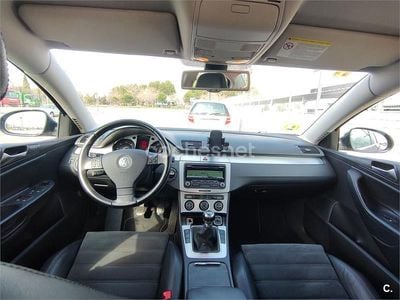 Usado VW Passat Highline 140 CV (102 kW) 2008 Negro Berlina