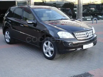 Usado Mercedes ML320 224 CV (164 kW) 2007 Negro SUV