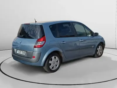 Usado Renault Scenic E-Tech Dynamique 120 CV (88 kW) 2005 Azul