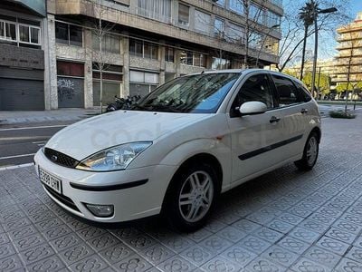 Usado Ford Focus Trend 100 CV (73 kW) 2003 Blanco Berlina