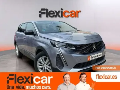 Usado Peugeot 5008 Active 136 CV (100 kW) 2024 Gris SUV