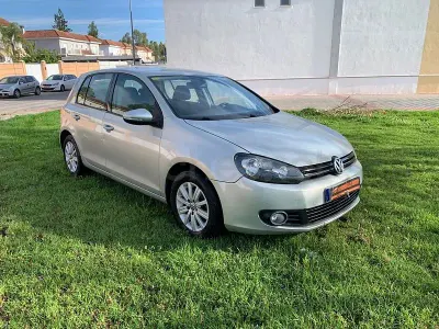 Usado VW Golf VI Advance 105 CV (77 kW) 2010 Gris / plata Utilitario