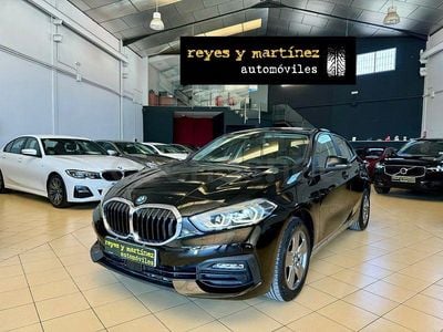 Usado BMW 118 136 CV (100 kW) 2022 Negro Utilitario