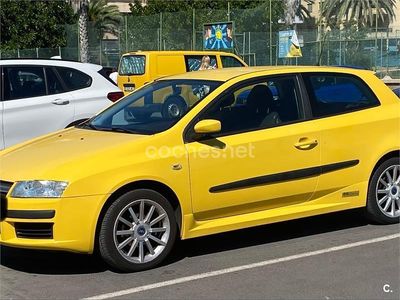 Usado Fiat Stilo Racing 103 CV (75 kW) 2006 Amarillo Berlina