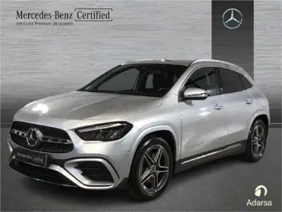 Usado Mercedes GLA200 AMG line 150 CV (110 kW) 2025 Gris / plata SUV