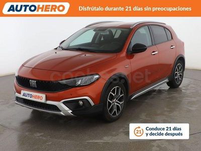 Usado Fiat Tipo Cross 101 CV (74 kW) 2021 Naranja Berlina