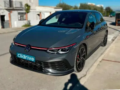 Usado VW Golf VIII GTI 300 CV (220 kW) 2023 Gris Utilitario