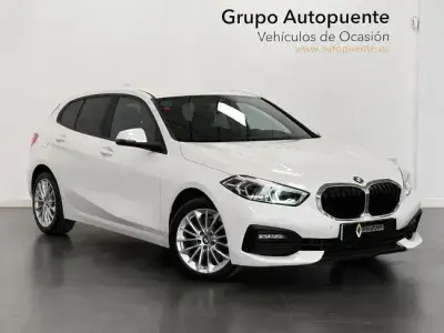 Usado BMW 118 Comfort Edition 150 CV (110 kW) 2021 Blanco Berlina