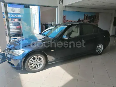 Usado BMW 320 150 CV (110 kW) 2007 Azul Berlina