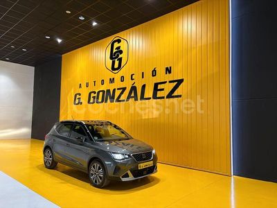 Gris / plata Usado 2025 Seat Arona Xperience SUV | 20.900 € (Un poco caro)