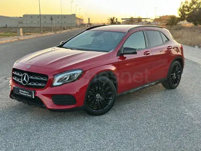 Usado Mercedes GLA180 136 CV (100 kW) 2020 Rojo SUV