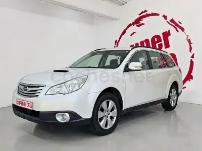 Usado Subaru Outback Sport 150 CV (110 kW) 2011 Blanco Familiar