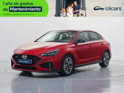 Usado Hyundai i30 120 CV (88 kW) 2025 Rojo Berlina