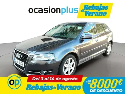 Usado Audi A3 Sportback Attraction 105 CV (77 kW) 2012 Negro Utilitario