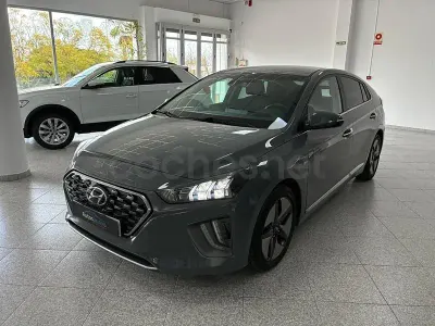 Usado Hyundai Ioniq 141 CV (103 kW) 2021 Gris / plata Utilitario