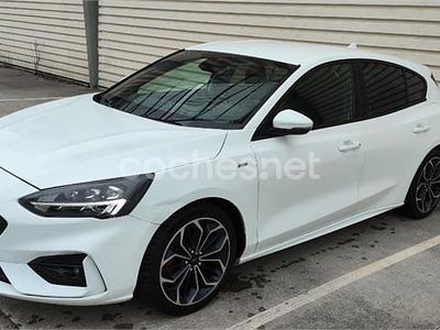 Usado Ford Focus ST-Line 125 CV (91 kW) 2019 Blanco Berlina