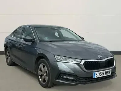Usado Skoda Octavia Ambition 150 CV (110 kW) 2022 Gris Berlina