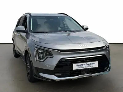 Usado Kia Niro 141 CV (103 kW) 2025 Gris/plata SUV