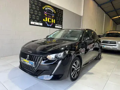 Usado Peugeot 208 Allure 100 CV (73 kW) 2022 Negro Utilitario