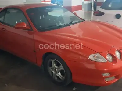 Usado Hyundai Coupé 114 CV (83 kW) 2000 Rojo Coupe