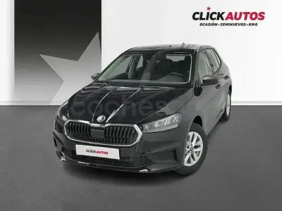Usado Skoda Fabia Essence 95 CV (69 kW) 2025 Negro Utilitario