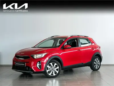 Usado Kia Stonic 101 CV (74 kW) 2024 Rojo SUV