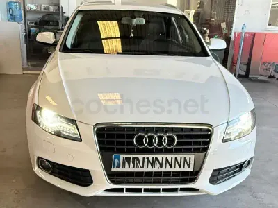 Usado Audi A4 143 CV (105 kW) 2011 Blanco Familiar
