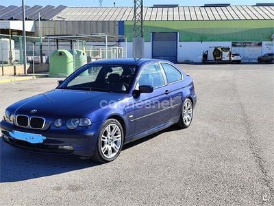Azul Usado 2005 BMW 318 Coupe | 2000 €