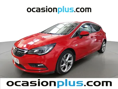 Usado Opel Astra Dynamic 150 CV (110 kW) 2016 Rojo Utilitario