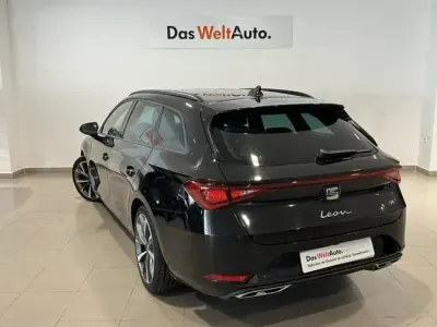 Usado Seat Leon FR 150 CV (110 kW) 2025 Negro