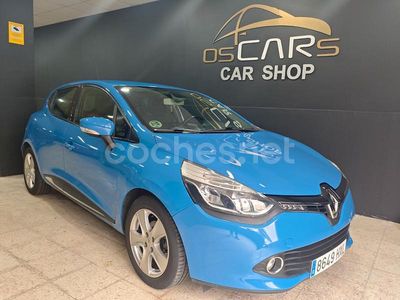 Azul Usado 2014 Renault Clio IV Dynamique Berlina | 6900 € (Caro)