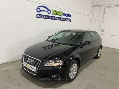 Usado Audi A3 Sportback Ambition 105 CV (77 kW) 2010 Negro Utilitario
