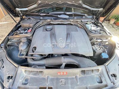 Usado Mercedes C200 136 CV (100 kW) 2009 Negro Familiar