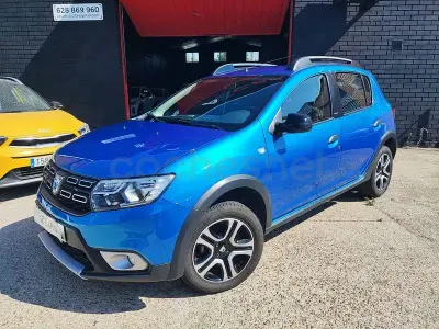 Usado Dacia Sandero Stepway 90 CV (66 kW) 2018 Azul Berlina