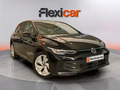 Usado VW Golf VIII 116 CV (85 kW) 2025 Negro Berlina