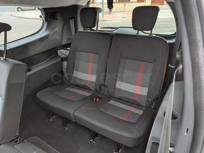 Usado Dacia Lodgy 102 CV (75 kW) 2019 Gris / plata Monovolumen