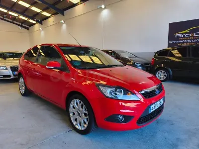 Usado Ford Focus Trend 115 CV (84 kW) 2008 Rojo Berlina