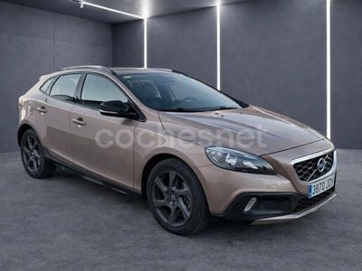 Beige Usado 2015 Volvo V40 Kinetic Berlina | 11.490 € (Precio justo)