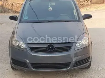 Usado Opel Zafira Essentia 105 CV (77 kW) 2006 Gris / plata Monovolumen