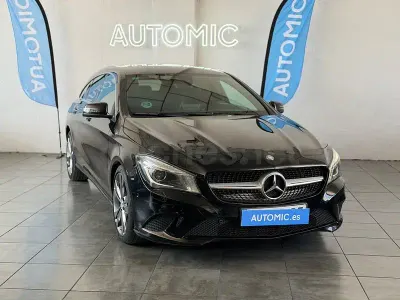 Usado Mercedes CLA200 Shooting Brake Urban 136 CV (100 kW) 2016 Negro Familiar