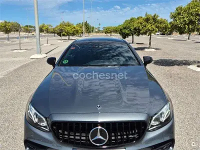 Usado Mercedes E220 194 CV (142 kW) 2019 Gris / plata Coupe