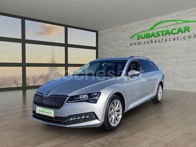 Gris / plata Usado 2022 Skoda Superb Style Familiar | 24.900 € (Caro)