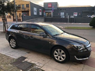 Usado Opel Insignia Selective 140 CV (102 kW) 2014 Gris / plata Familiar