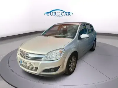 Usado Opel Astra Enjoy 115 CV (84 kW) 2008 Gris Berlina