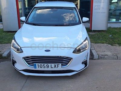 Begagnad Ford Focus Trend 120 HK (88 kW) 2022 Vit Sedan