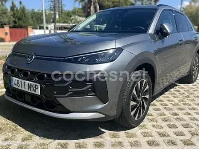 Nuevo VW T-Roc 116 CV (85 kW) 2026 Gris / plata SUV