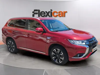 Usado Mitsubishi Outlander P-HEV 203 CV (149 kW) 2018 Rojo SUV